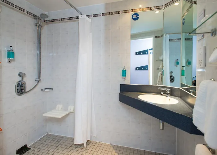 Holiday Inn Express Manchester East By Ihg