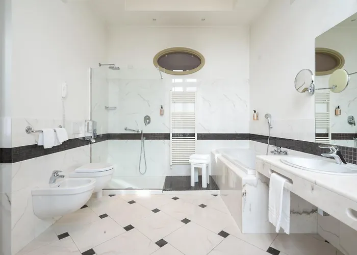Hotel Roma e Rocca Cavour