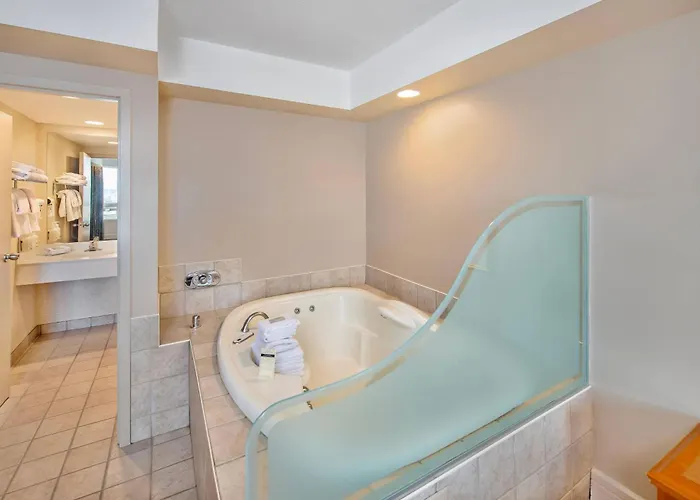 Grand Hotel & Conference Centre Calgary Airport, An Ascend Collection Hotel