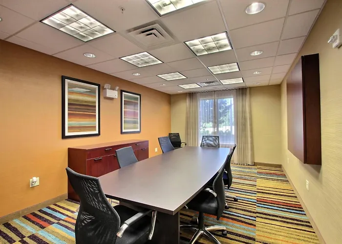 Fairfield Inn & Suites By Marriott Milwaukee Airport