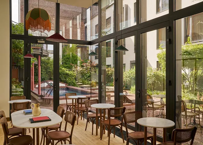 Le Berger Latroupe Hotel