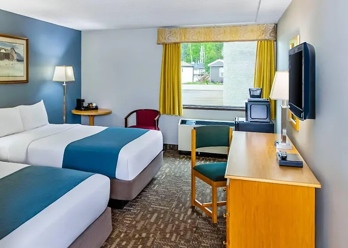 Crestwood Hotel