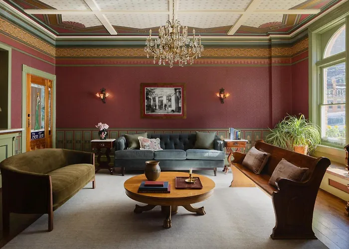 St. Elmo Hotel