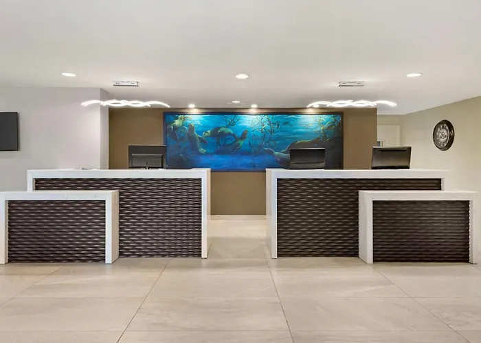 Best Western Plus Agate Beach Inn