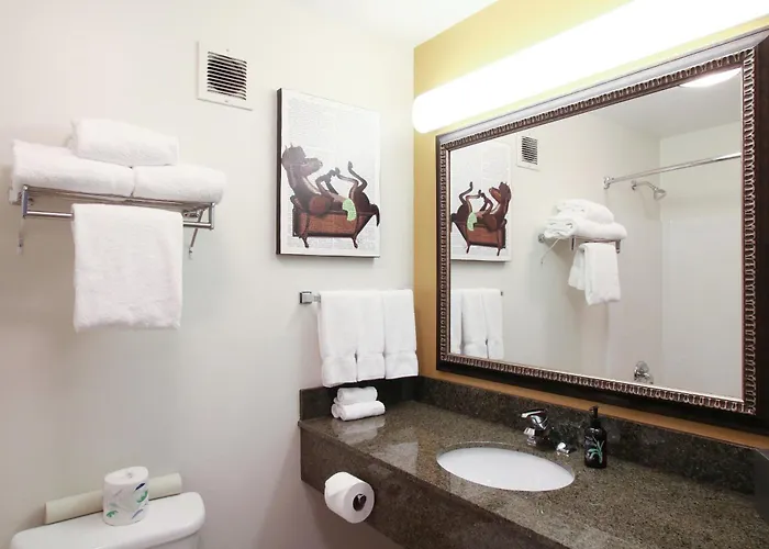 Oxford Suites Spokane Valley