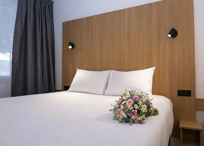 B&B Hotel Nimes Ville Active 3 Etoiles