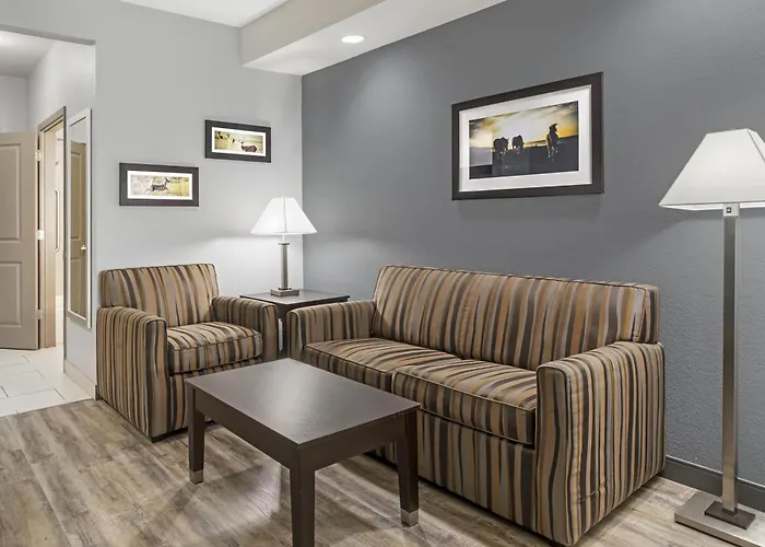 Best Western Plus Lake Jackson Inn & Suites