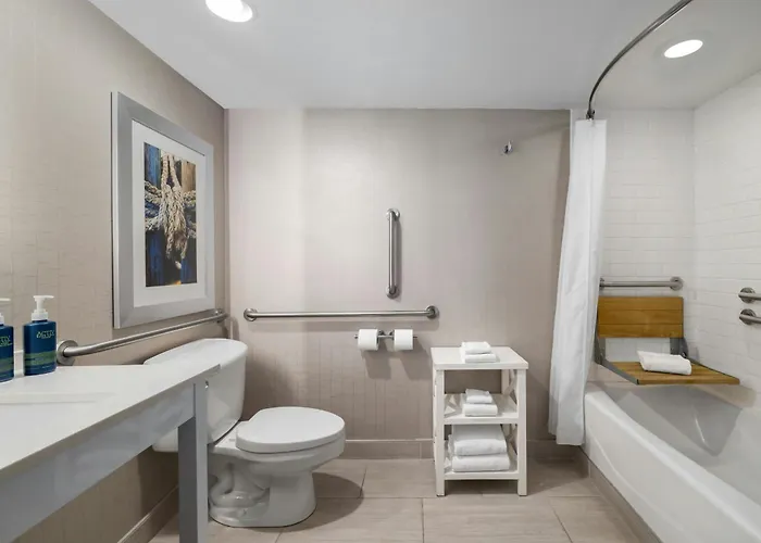Four Points By Sheraton Charlotte - Lake Norman