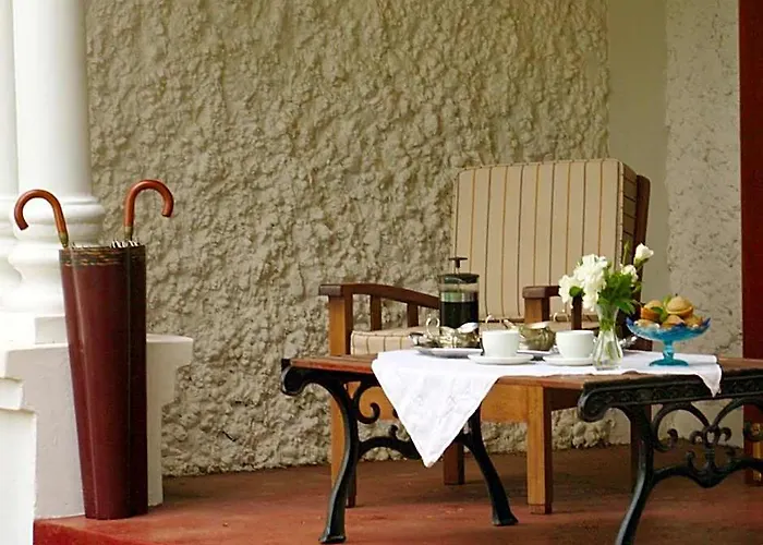 Leeuwenbosch Shearers Lodge - Amakhala Game Reserve