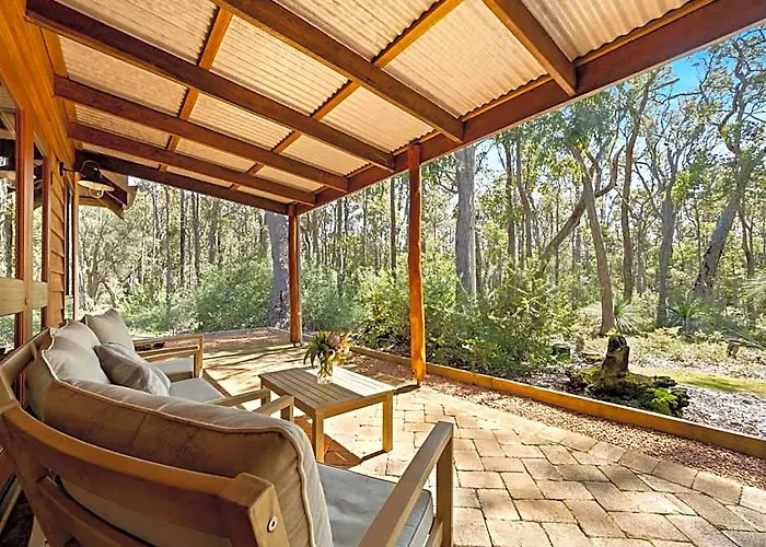 Forest Rise Chalets And Lodge