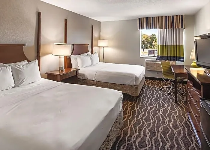 Bliss Point Inn & Suites