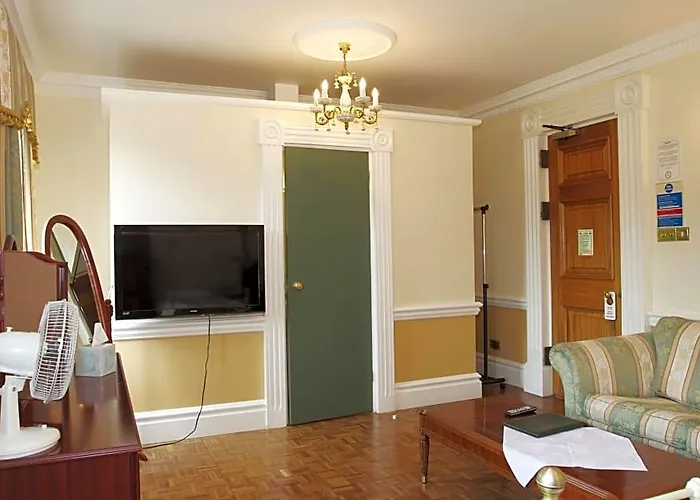 Elme Hall Hotel
