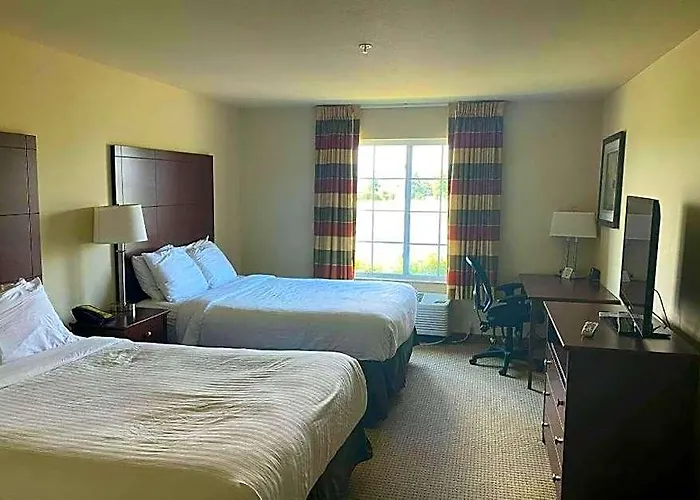 Boarders Inn & Suites By Cobblestone Hotels - Oshkosh
