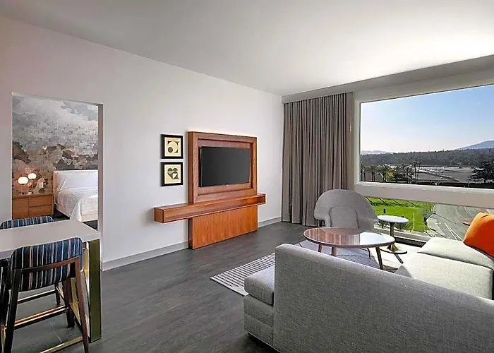 The Santa Anita Inn