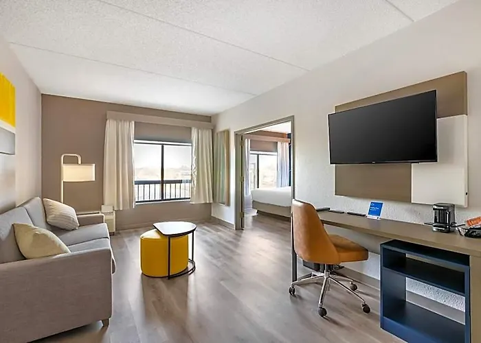 Comfort Inn & Suites Arlington Heights - Buffalo Grove