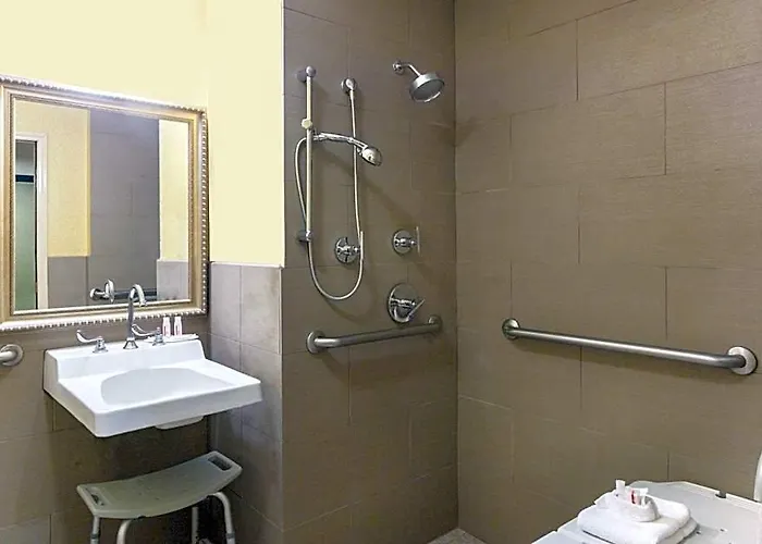 Super 8 By Wyndham Richmond