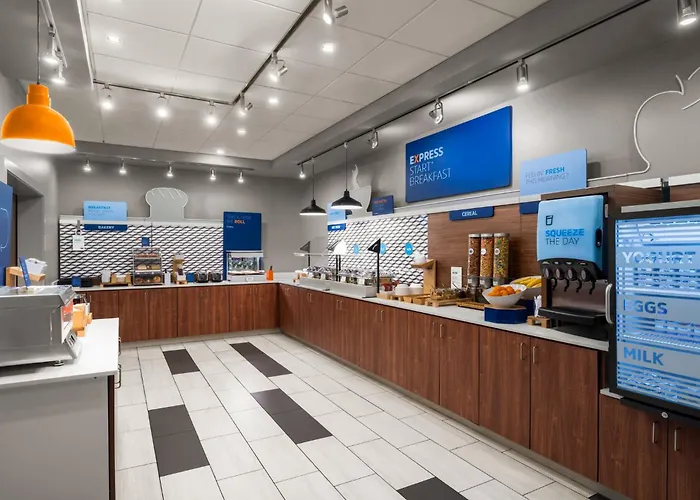 Holiday Inn Express & Suites Salem North - Keizer By Ihg