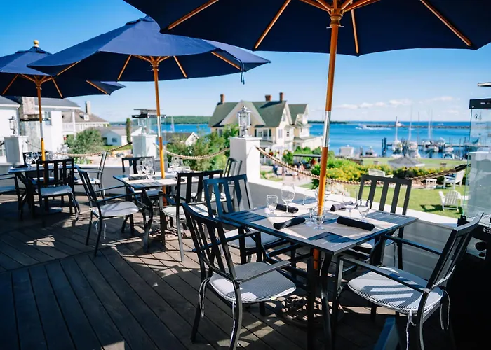 Island House Hotel