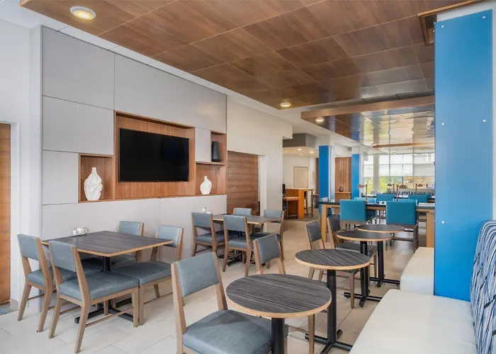 Holiday Inn Express & Suites - Lexington W - Versailles By Ihg
