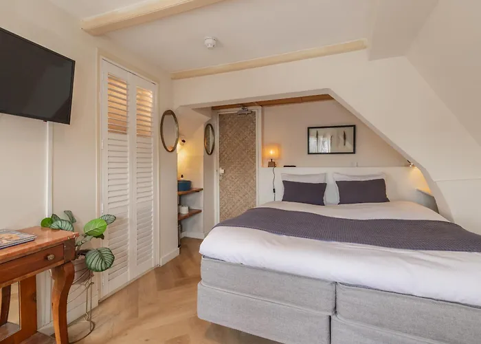 Lot Hotel