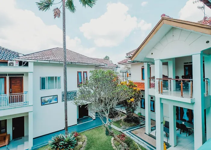 Aleyra Hotel And Villa'S Garut