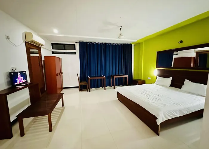 Subhas Tourist Hotel