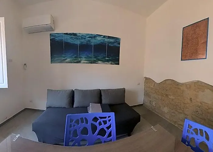 Charming Santantioco Apartment With 2-Way Air Con Uncovered Parking