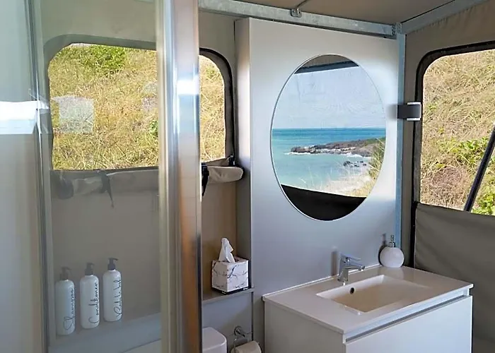 Bremer Island Banubanu Beach Retreat