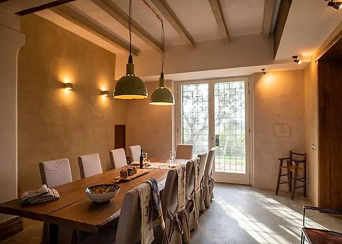 A Luxury Country Villa On The Board Of Umbria And Tuscany With Air Condition