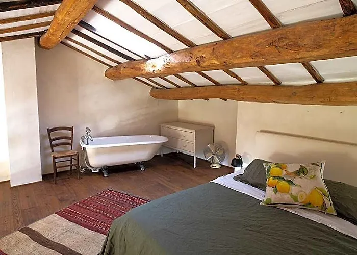A Luxury Country Villa On The Board Of Umbria And Tuscany With Air Condition
