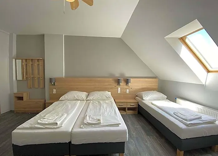 Kis Szieszta Guesthouse B&B