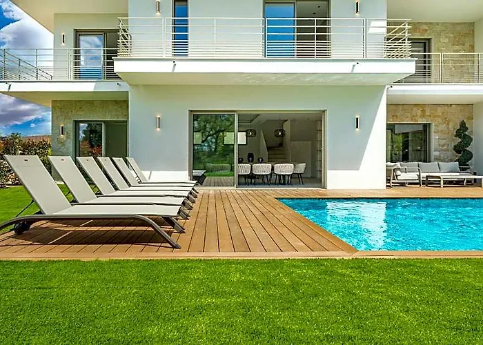 Villa 5 Etoiles - 6 Chambres - Piscine - Calme