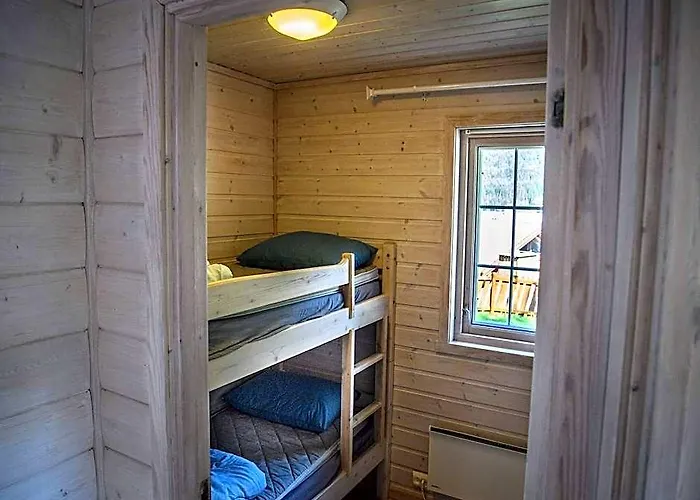 Spacious Holiday Home In Kinsarvik
