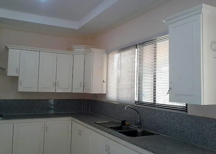 Luzmin Bh - Cottages And Bungalows