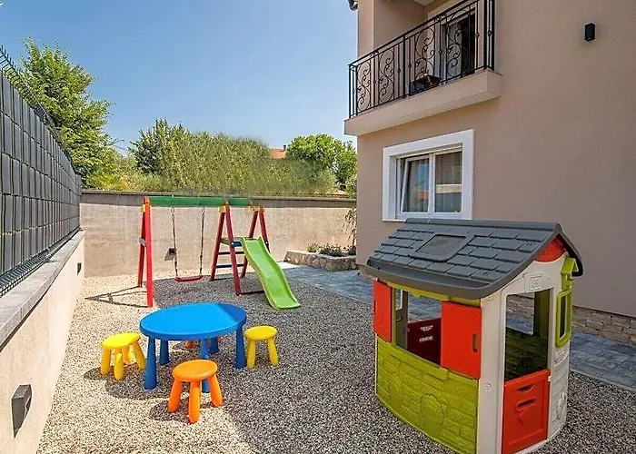 Lusarci Comfortable Holiday Residence