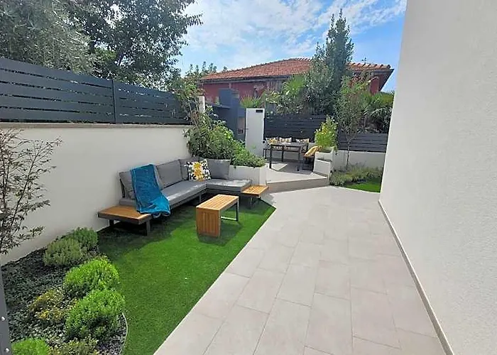 Urban Oasis - Private Fenced Garden With Bbq Area