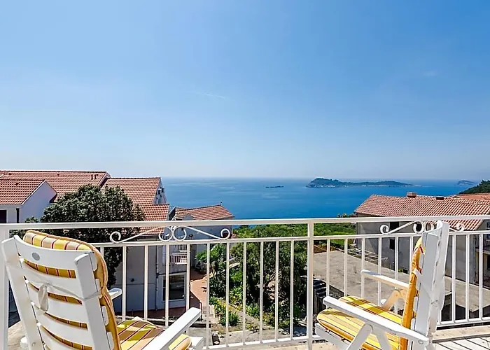 Comfortable Apartment With Amazing Seaview And Private Balcony,Free Parking,Wifi