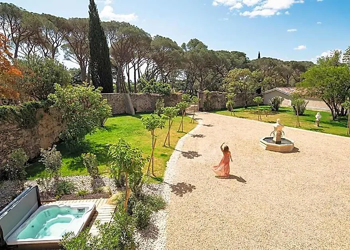 Chateau Du Parc - Gites & Spas A Pezenas