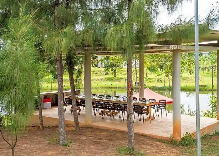 Phum Domnak Domrey Resort