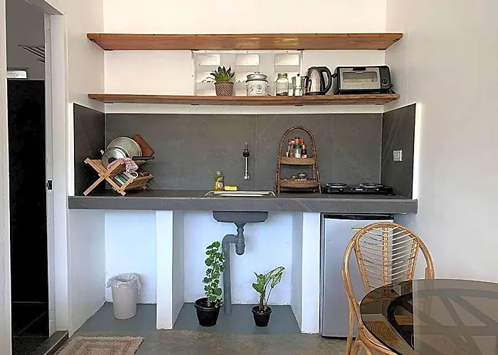 Cozy Studio W King Bed, Full Kitchen & Outdoor Bbq