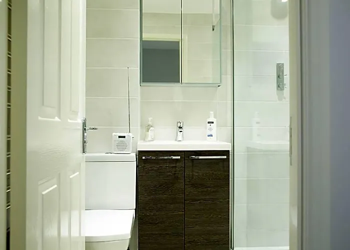Reeve House | 2-Bed | Free Parking & Wi-Fi