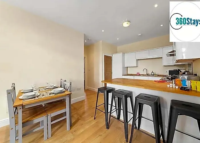 2 Bedroom Apt. 01 + Parking In Maidenhead