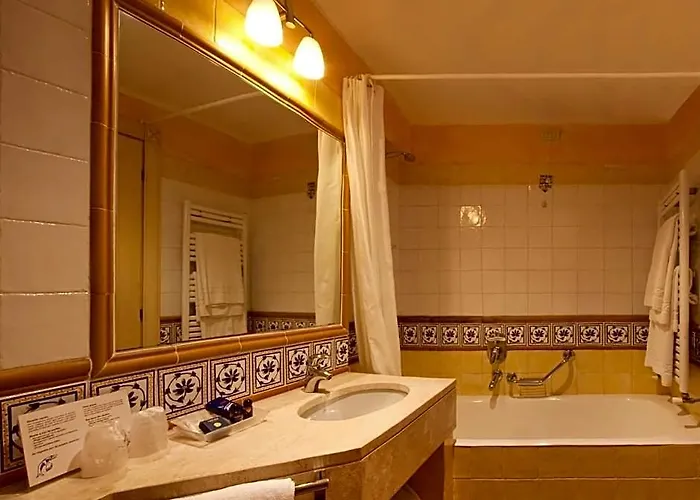 Tranquil Lantana Resort Hotel Apartments 1 Bedroom Room Apartment Sleeps 5