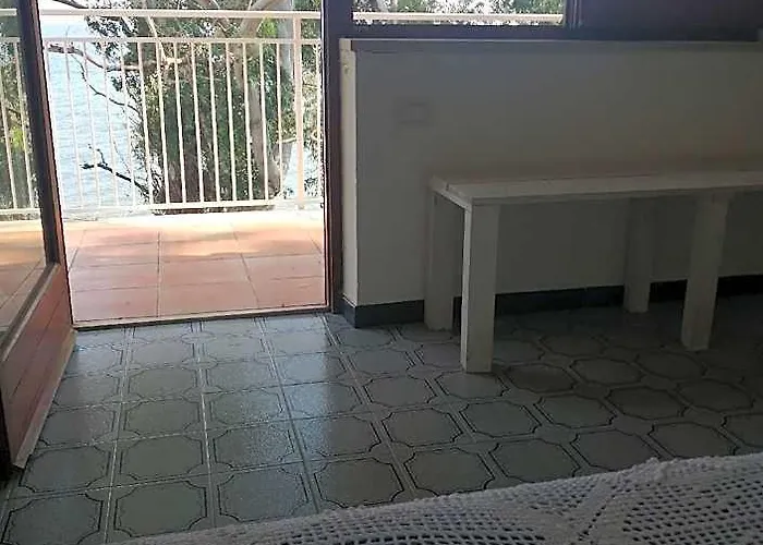 Appartamento In Villa A Pochi Passi Dal Mare