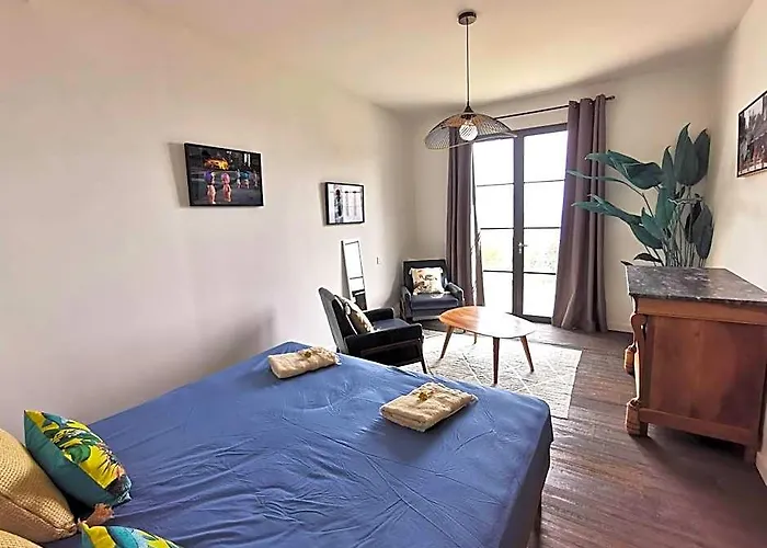 Casa Lunga In Erbalunga - A Stones Throw From The Beach