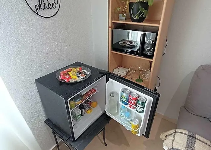 Dormitorio, Sala De Estar Y Bano Privado