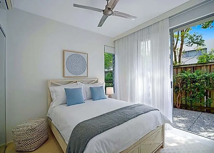 Coastal Chic With Heated Pool, Quiet Location