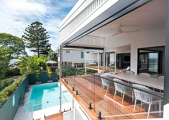 Sunset Lagoon ~ Noosa Luxury With Stunning Views