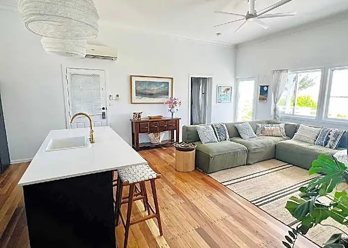 Bowen Beach House