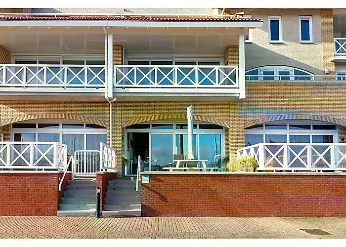 Spacious Flat With Views Of The Harbour
